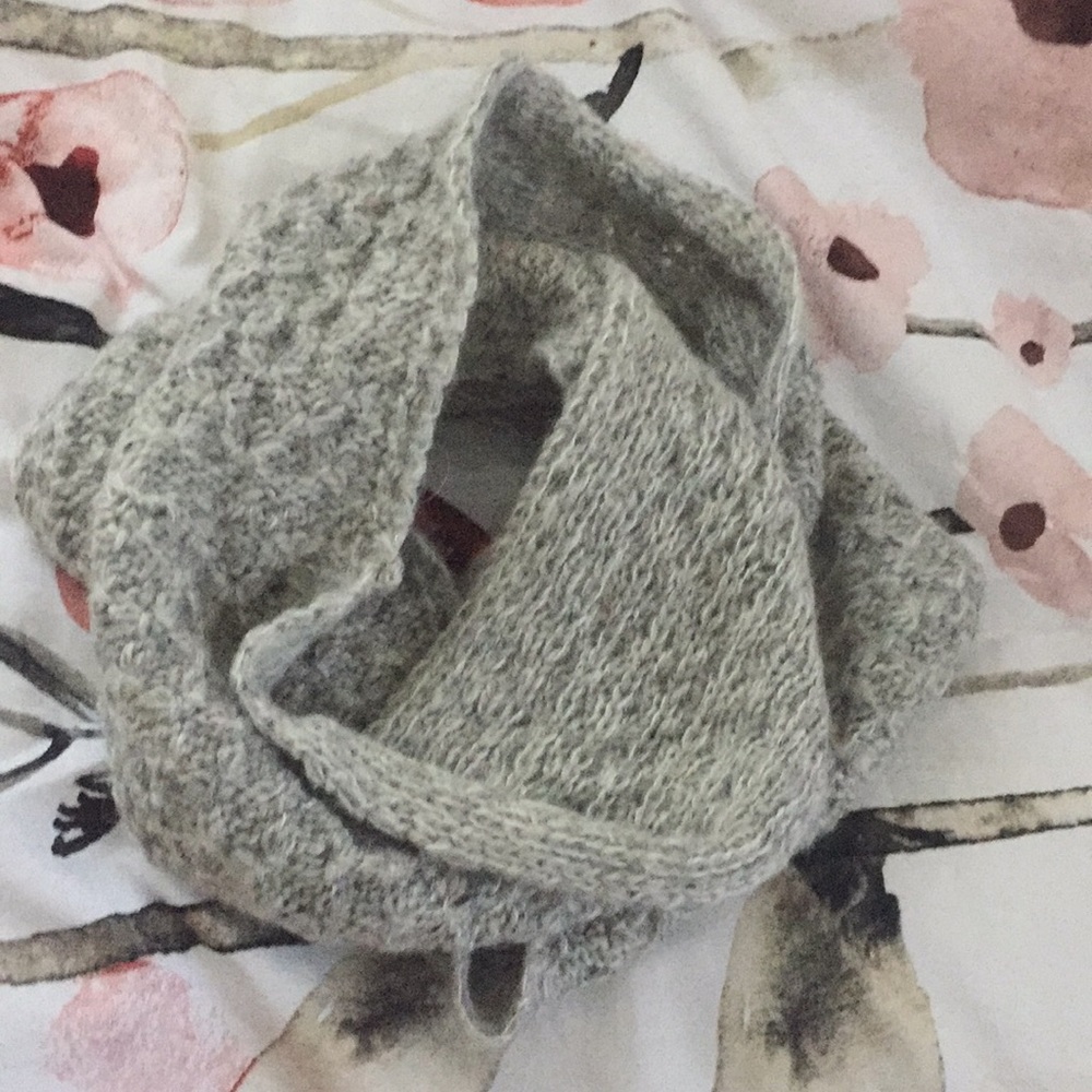 Wool scarf